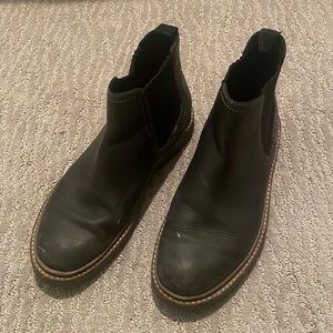 Clark’s black Chelsea boot